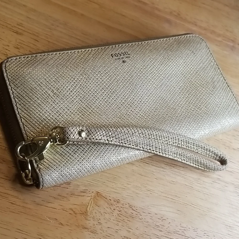 Fossil Wristlet Clutch Genuine Leather Retro Y2K Wallet Collectible